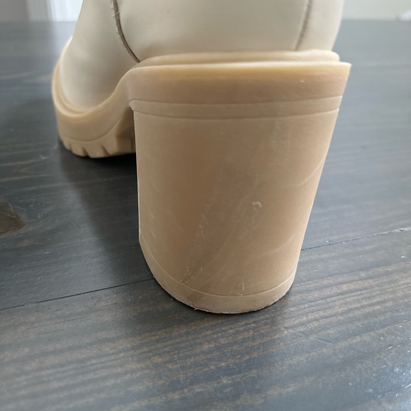 Caster H2O Dolce Vita Waterproof Ivory Leather Booties - Picture 8 of 8